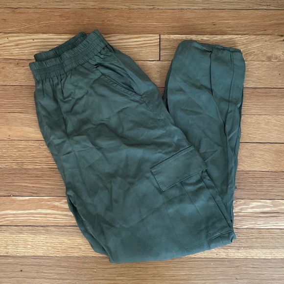 Suite Benedict Green Satin Joggers - Picture 1 of 3